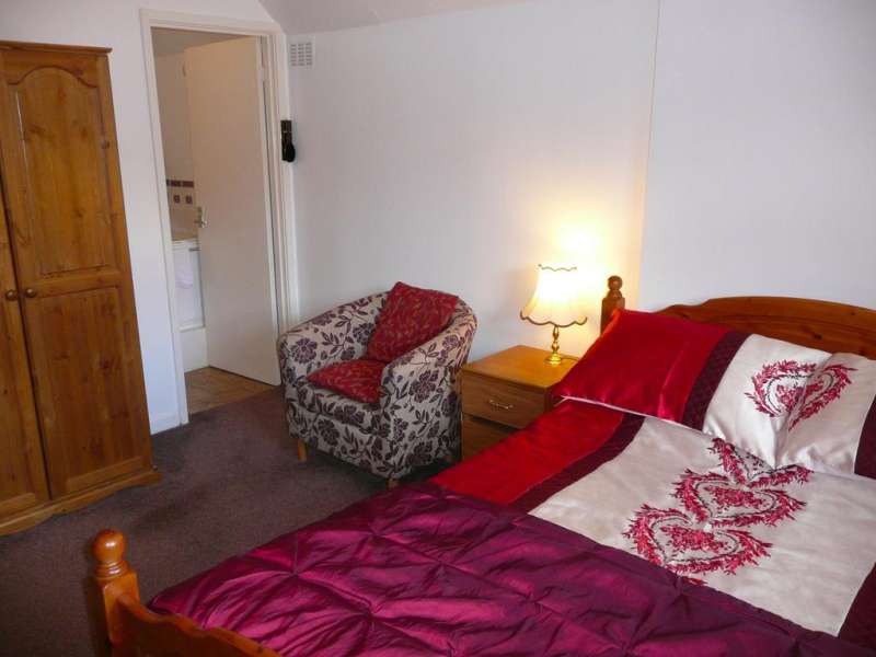 Upstairs Coach House Annexe - Double Bedded Room. En-suite Shower. 1st Floor. Max 1 Person